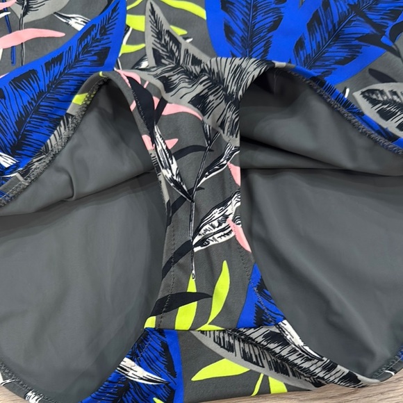 Athleta Midnight Palm Scoop Women’s One Piece Swimsuit - Picture 3 of 16